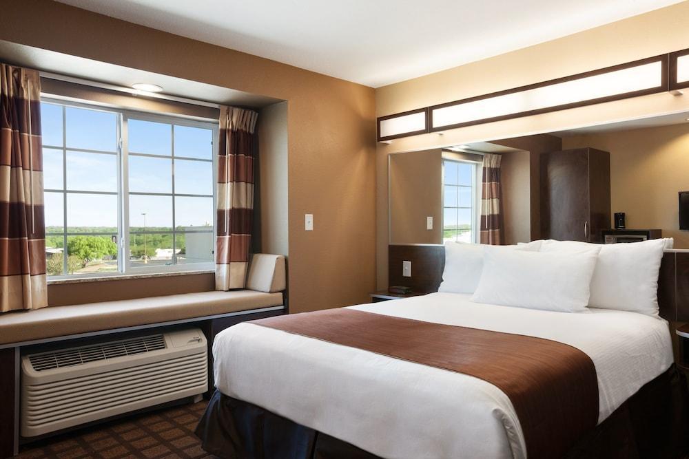 Quality Inn & Suites Kenedy - Karnes City Eksteriør bilde