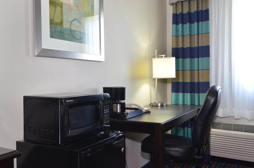 Quality Inn & Suites Kenedy - Karnes City Rom bilde