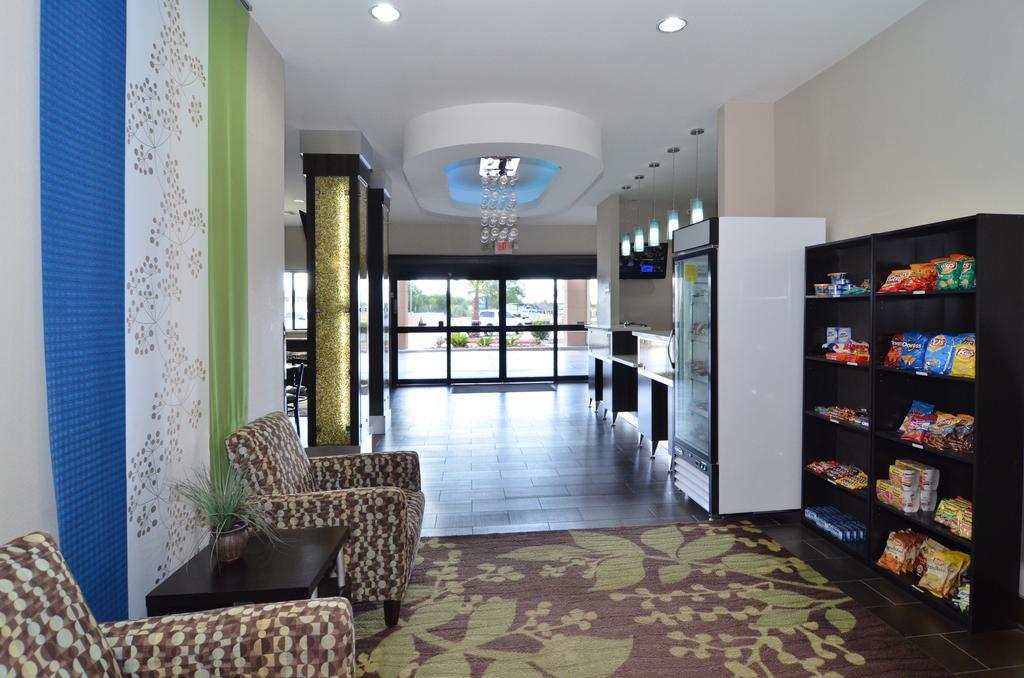Quality Inn & Suites Kenedy - Karnes City Eksteriør bilde